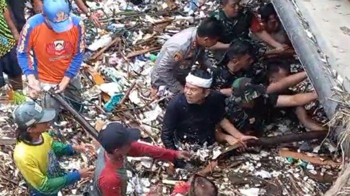 Ibu dan Anak, Korban Banjir Sukabumi, Ditemukan Berpelukan Telah Meninggal Dunia