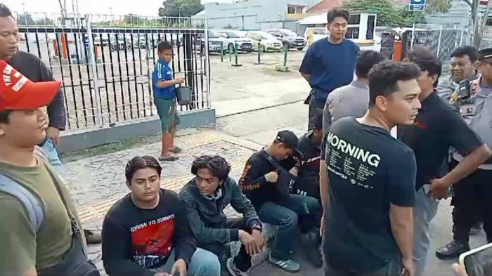 16 Orang Penyusup Diamankan usai Demo Tolak UU TNI di Cirebon, Anarkis