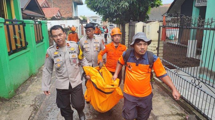 Ibu dan Anak, Korban Banjir Sukabumi, Ditemukan Berpelukan Telah Meninggal Dunia