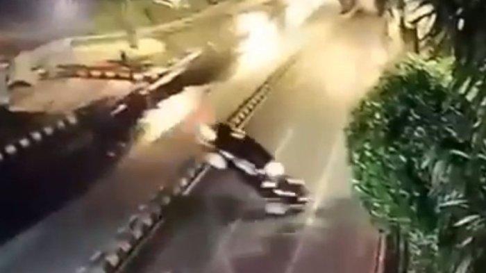 Penumpang dan Pengemudi BMW Terjun Bebas di Jalan Tol Gresik, Keduanya Selamat