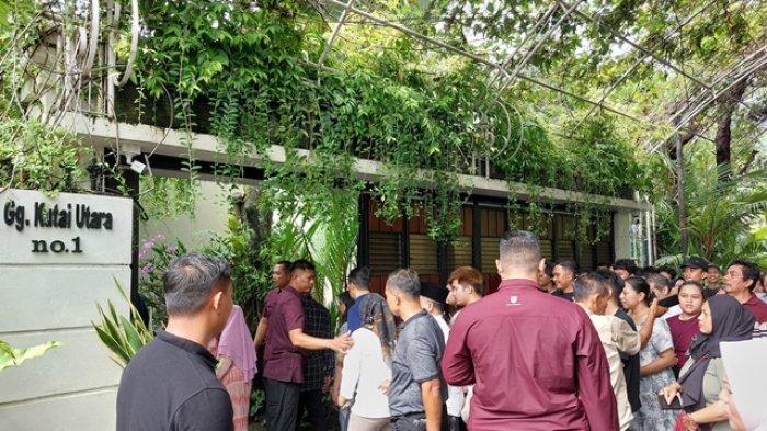 Warga Tangerang Ngidam Dipeluk Jokowi, Tetap Senang Walau Hanya Bisa Salaman