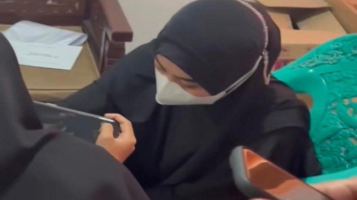 Kabib Nizar Digerebek Warga di Kamar Istri Orang Jam 3 Pagi, Suami Sah Pergi Berlayar