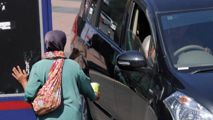 Pengemis di Padang Nekat, Tak Diberi Uang, Rusak Kendaraan Pengendara