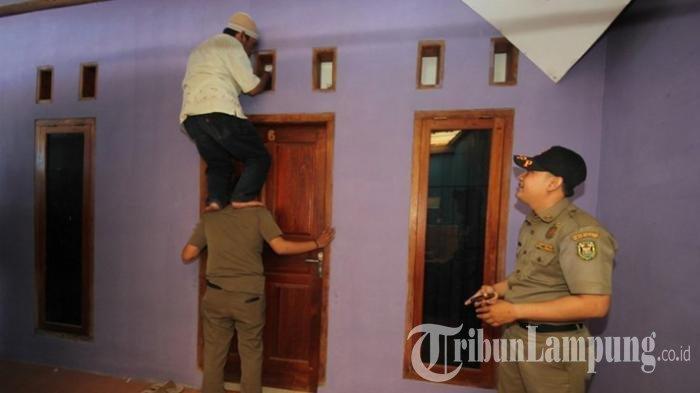 4 Pasangan Bukan Suami Istri Asyik Ngamar Terjaring Razia Malam Jumat Satpol PP