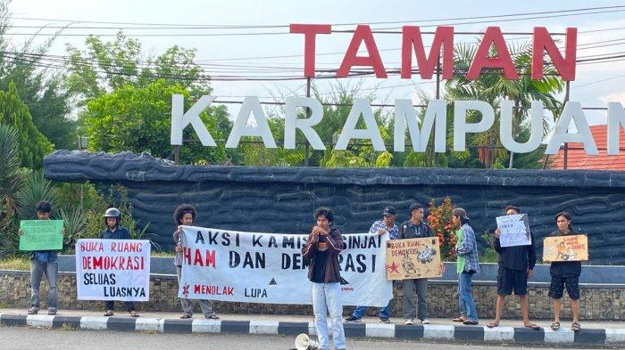 Aksi Kamisan Bandung Tentang Rezim Prabowo: Habis Gelap Terbitlah Gulita
