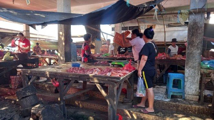 Penjual Daging Babi di Minut Sulawesi Utara Prediksi Harga Bakal Turun Bulan Desember