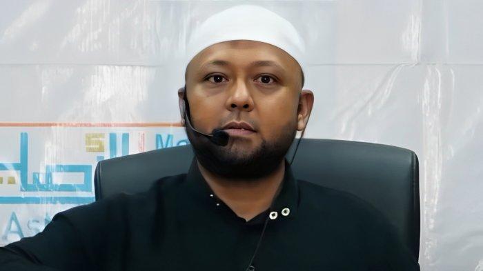 Ust Riyadh Bajrey Sebut Lebih Baik Minum Alkohol dari pada Jualan Agama