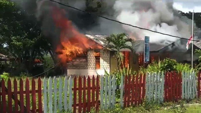 Warga Mabuk di Jayapura Keroyok Babinsa, 8 Rumah-Pos Polisi Dibakar