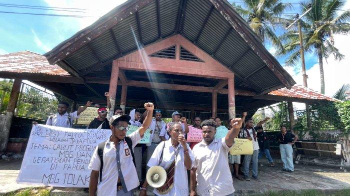 Pelajar Papua Tolak Makan Bergizi Gratis: 'Kami Butuh Pendidikan Layak'