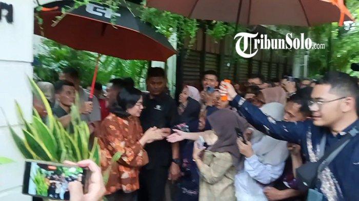 Warga Tangerang Ngidam Dipeluk Jokowi, Tetap Senang Walau Hanya Bisa Salaman