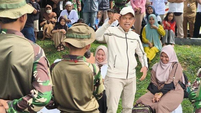 Tangis Bahagia Orang Tua Siswa yang Pulang dari Barak Militer Program Dedi