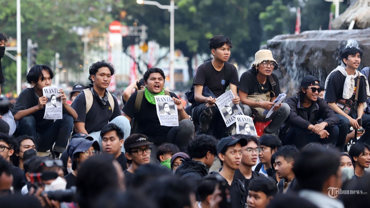 Setelah Kabur Aja Dulu dan Indonesia Gelap Trending,Kini Nyesel Gabung Republik