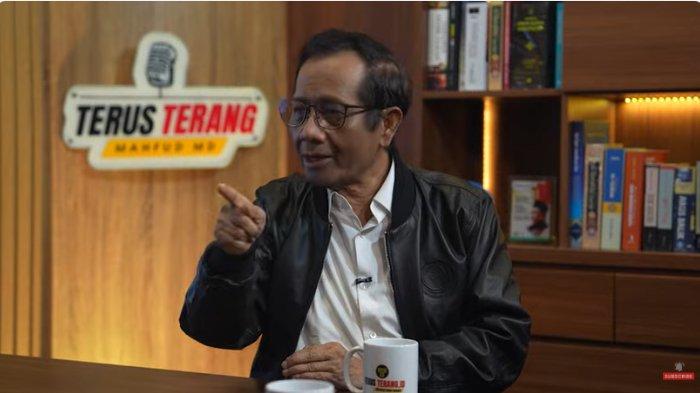 Foto Berkacamata di Ijazah UGM, Jokowi: Dulu Mata Saya Minus