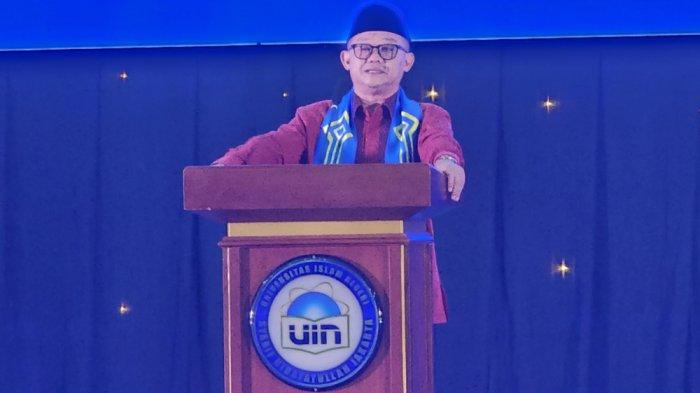 Mendikdasmen Abdul Mu'ti Berkelakar Soal Ijazah Palsu di Acara Ikatan Alumni