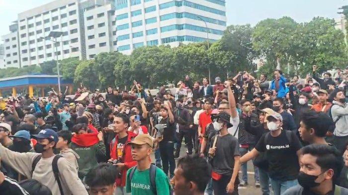 Dampingi Gibran Blusukan, Raffi Ahmad Dicap Penjilat, Muncul Gerakan Unfollow