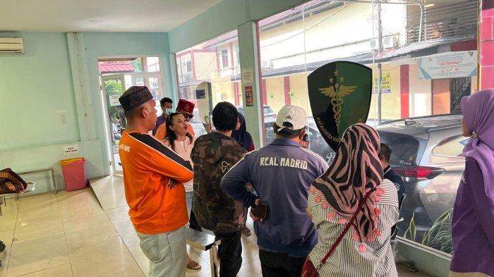 Ibu Bersujud Ingin Lihat Jenazah Kali Bekasi: Saya Bisa Gila, Anak Saya Teroris?