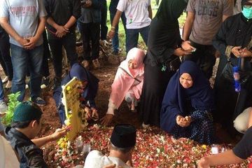 tak-pernah-muncul-lagi-di-televisi-ternyata-artis-ini-meninggal-bersama-bayinya