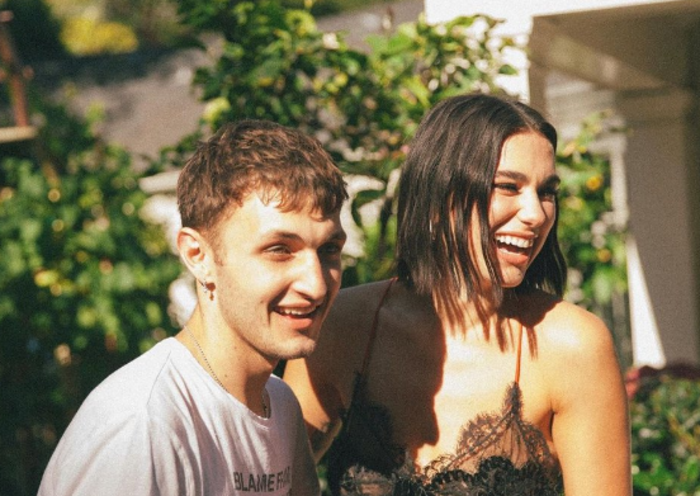 Anwar Hadid Resmi Pindah Agama dan Kini Tinggal Bareng Dua Lipa. Siap Menikah?