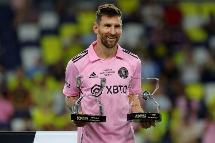 Messi Mengangkat Trofi Juara Leagues Cup 2023