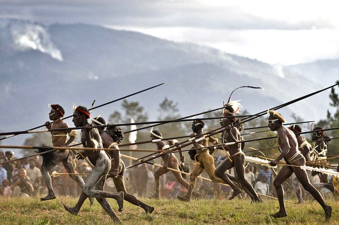 5 Destinasi Wisata Eksotis Di Papua Yang Wajib Dikunjungi