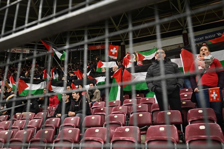 Bendera Palestina saat Swiss Tekuk Israel, sementara Indonesia Gagal Jadi Tuan Rumah