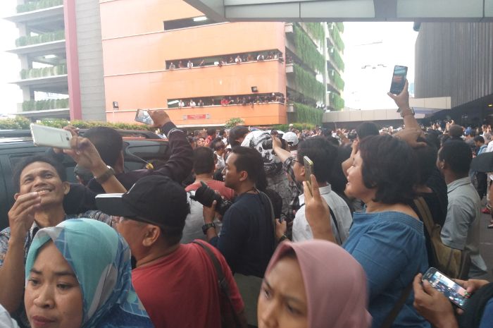 tak-ada-pendukung-abadi-yang-ada-hanya-pendukung-sementara