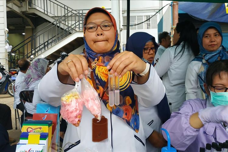 sidak-takjil-di-benhil-bbpom-temukan-kerupuk-asinan-mengandung-pewarna-tekstil