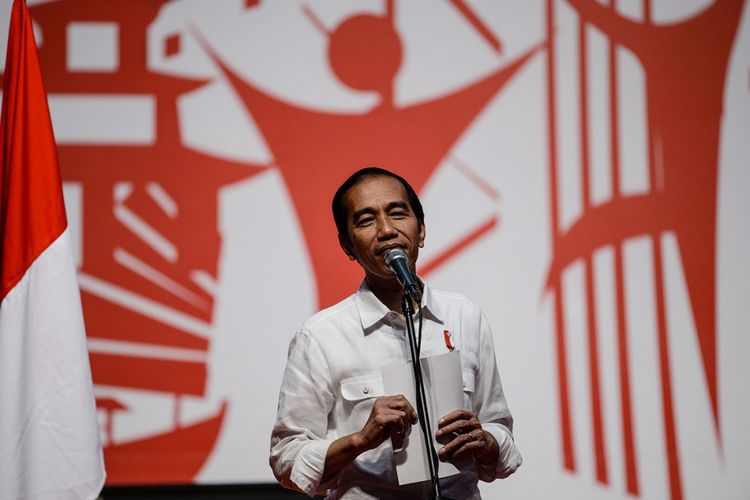 Neno Warisman Dihadang, Fadli Zon Bikin Sajak &quot;Tangan Besi&quot;