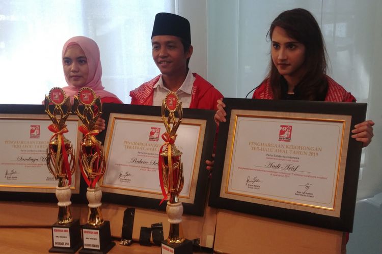 Piala Kebohongan Ter-HQQ, Ter-Lebay, & Ter-Halu untuk Prabowo, Sandiaga, & Andi Arief