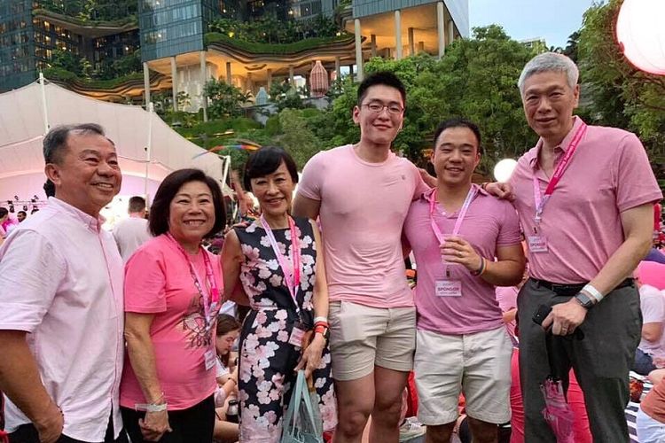 Cucu Bapak Pendiri Singapura yang Baru Menikah Hadiri Parade LGBT