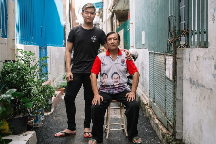 Menjadi Model di Pagi Hari, Menjadi Medium Para Dewa di Malam Hari