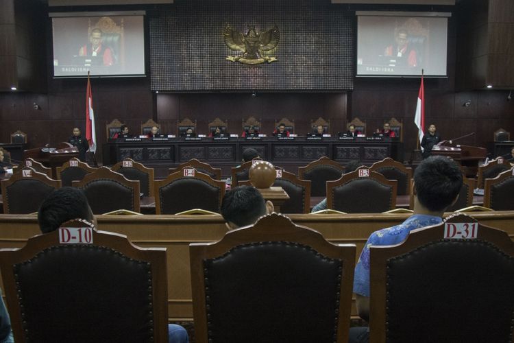 profil-9-hakim-konstitusi-penentu-akhir-sengketa-pilpres