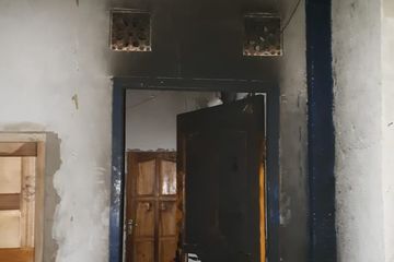ratusan-warga-dan-aktivis-desak-pembakar-rumah-direktur-walhi-ntb-ditangkap