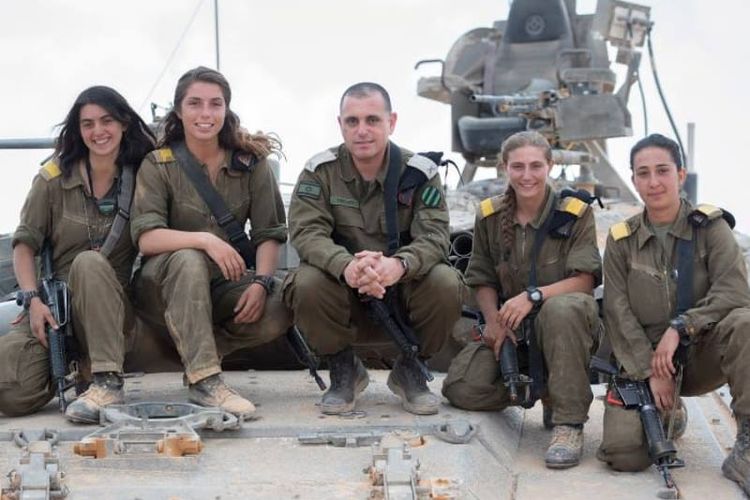 militer-israel-kini-punya-empat-komandan-tank-perempuan-pertama