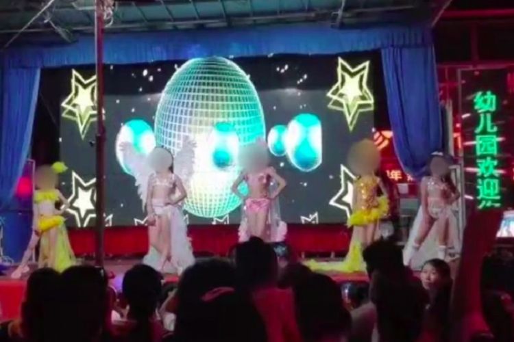 orangtua-murid-tk-di-china-kaget-lihat-penampilan-anak-mereka-pakai-bikini