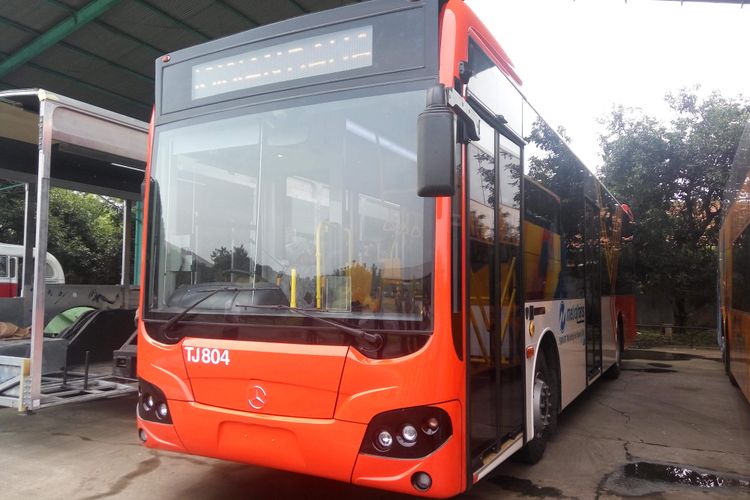 transjakarta-siapkan-300-bus-quotlow-deckquot-untuk-asian-games