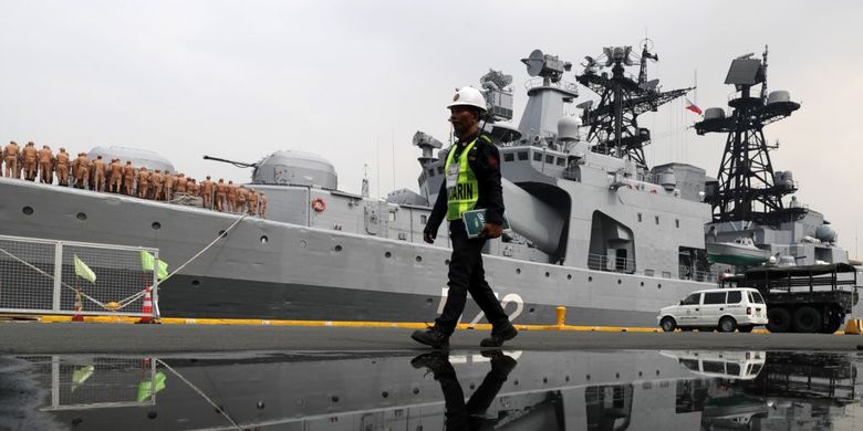 kapal-perang-as-dan-rusia-saling-tuduh-dalam-insiden-di-laut-china-timur