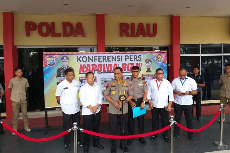 polisi-ungkap-motif-pelaku-perusakan-atribut-partai-demokrat-di-pekanbaru