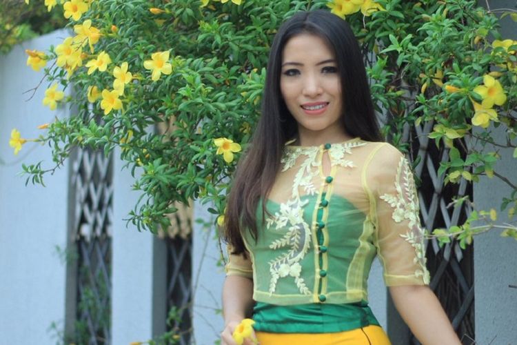 sering-unggah-foto-kenakan-baju-seksi-izin-dokter-ini-dicabut