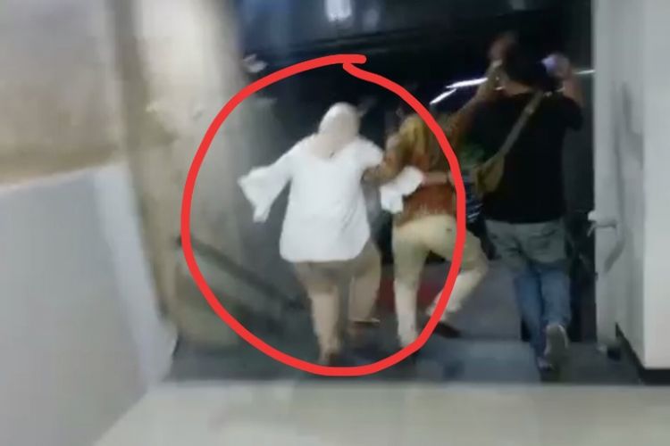 Nanik S Deyang Hampir Jatuh karena Tak Mau Diwawancara Setelah Diperiksa Polisi