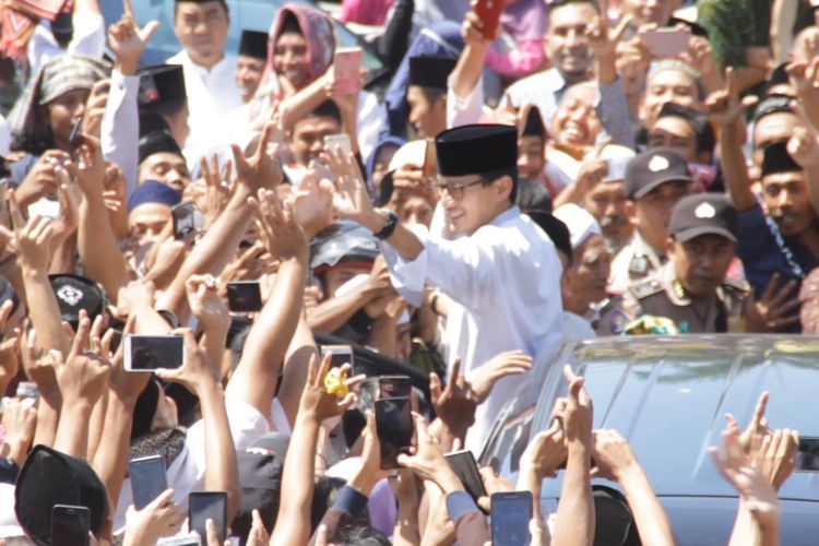 Kunjungi Lombok Barat, Sandiaga Uno Diteriaki &quot;Presiden, Presiden&quot; 