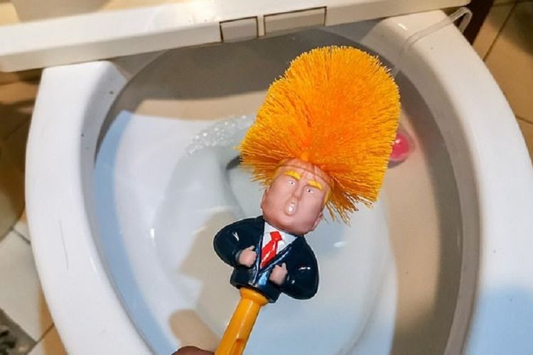 sikat-toilet-berwujud-donald-trump-sedang-tren-di-china