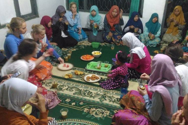 Dusun Mlangi, Kampung Pesantren Tempat &quot;Mondok&quot; Pelajar Non Muslim 