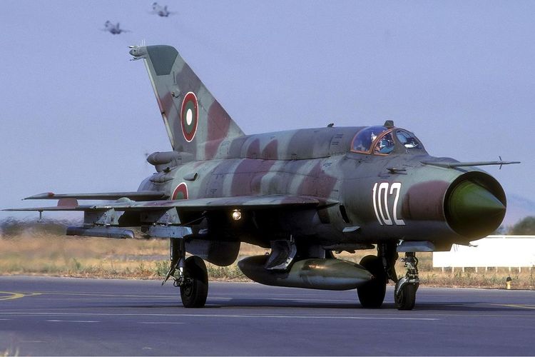 "Tank Terbang" hingga Sukhoi Canggih, Ini 5 Pesawat Tempur Uni Soviet Pencetak Rekor