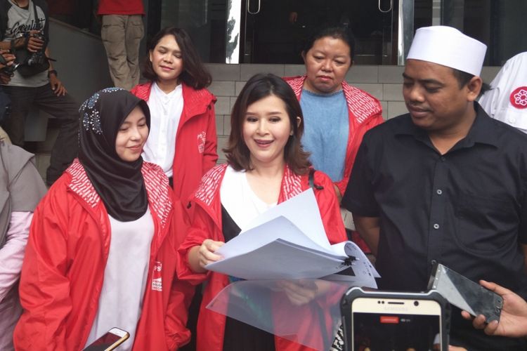 Grace Natalie Laporkan Akun yang "Ngetweet" soal Dirinya dan Ahok