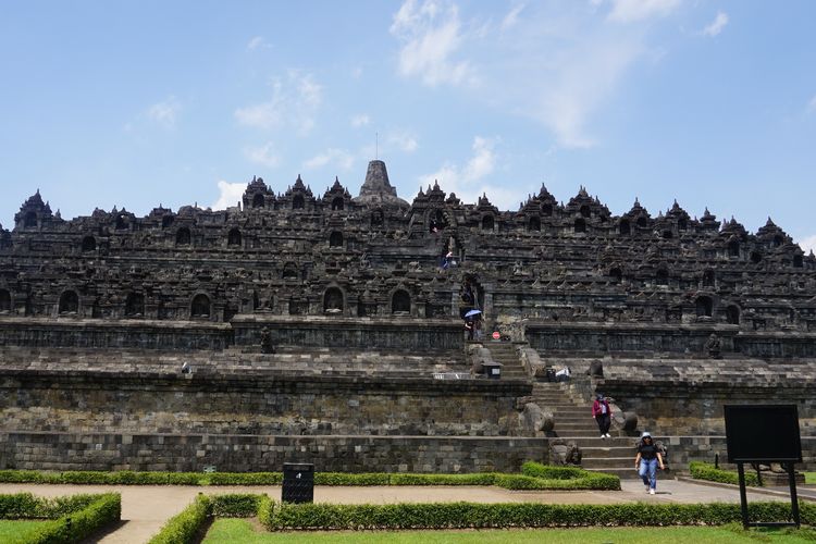 4 Tempat wisata yang membuat bangga tinggal di Indonesia.