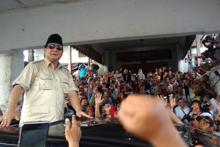 prabowo-indonesia-sekarang-berada-di-persimpangan-jalan