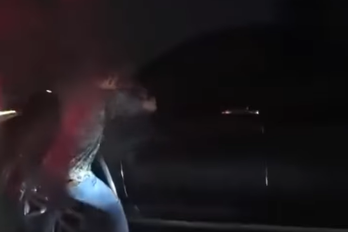 Terjadi Lagi, Aksi Maling Spion Mobil di Tengah Jalan