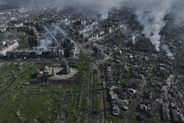 ukraina-klaim-rebut-ketinggian-utama-di-sekitar-bakhmut
