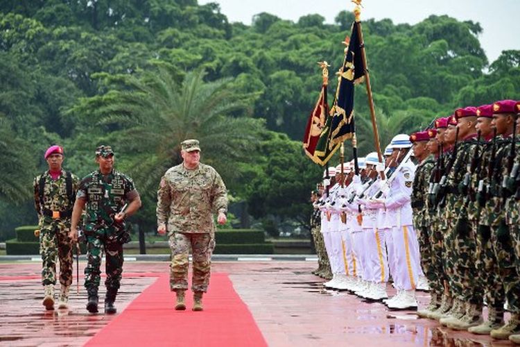 ketika-jenderal-as-memperingatkan-ancaman-china-dalam-kunjungan-ke-indonesia